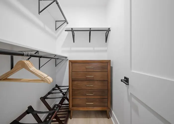 Pfr - Highland, 3br 2ba Shadyside Condo, Ada, Free Parking Apartment Pittsburgh